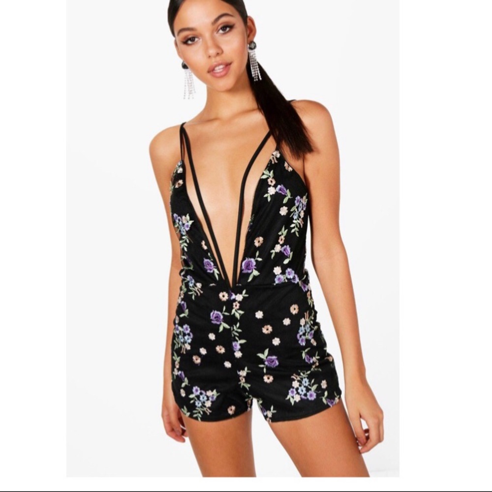 Boohoo embroidered plunge playsuit .New with tags